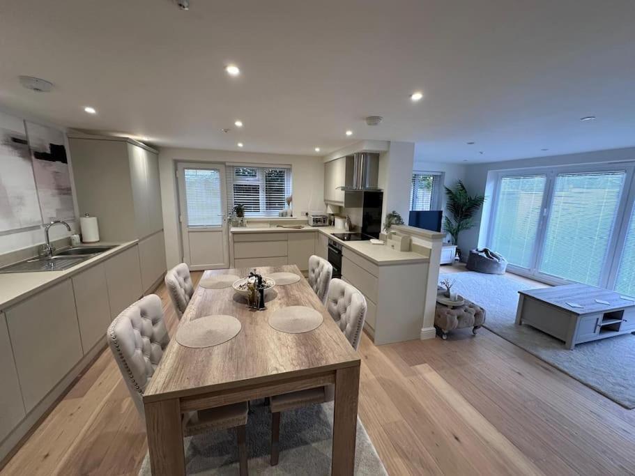 2Bed Ground Floor Flat + Garden Sunningwell Exterior foto